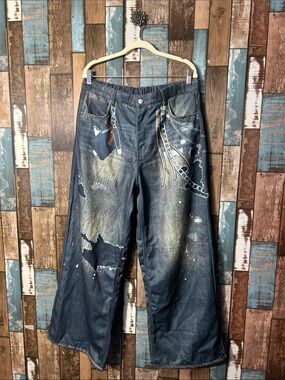 Wide-Leg Distressed Men's Jeans in Washed Blue